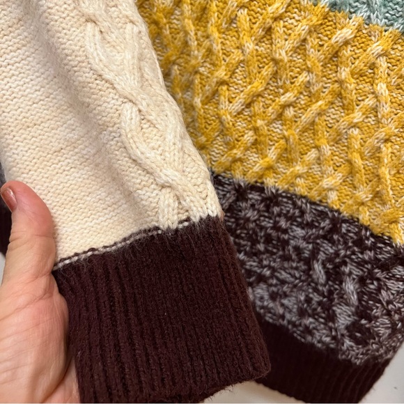 St. John’s Bay Womens Multi Color Chunky Cable Sweater Size Medium - Picture 7 of 7